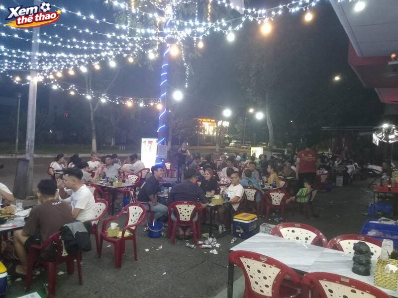 Quán nhậu xem bóng đá - 174 Nhậu Xuyên Đêm